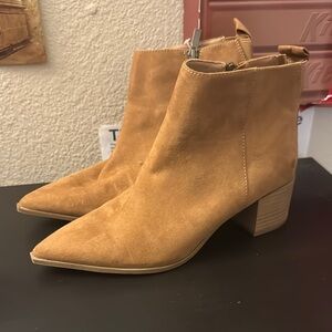 Universal Thread Tan Ankle Boots